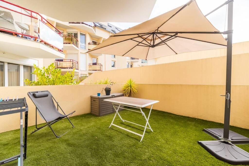 Appartement Avec Terrasse, Trestraou Perros-Guirec Exterior photo